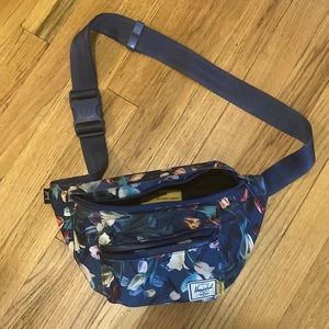 Fanny pack